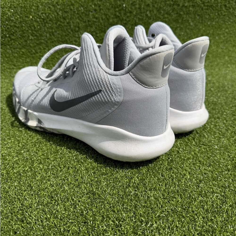 Nike Light Gray Sports Shoes